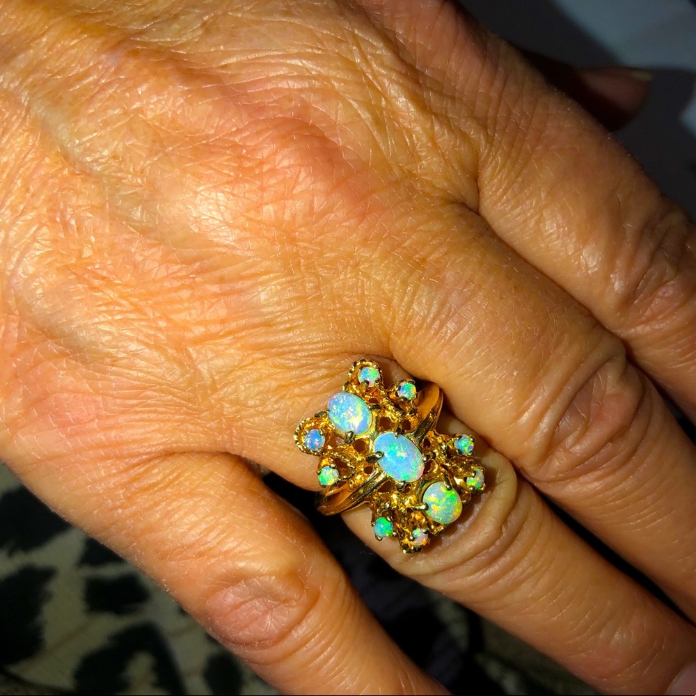 ✨14k Vintage Solid Gold Ring W/ Opals✨